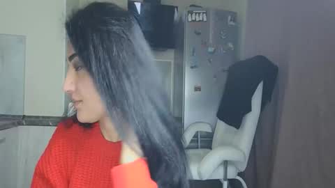 Snapshot of safari_xx chatting on November 2025 08:29:01 PM Queen online show from November 2025 08:29:01 PM