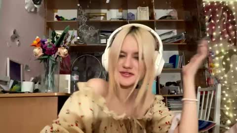 Melisa online show from December 2025 07:53:02 PM