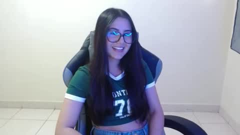 Snapshot of sahaliefox_ chatting on October 2025 08:52:02 PM Sahaliefox online show from October 2025 08:52:02 PM