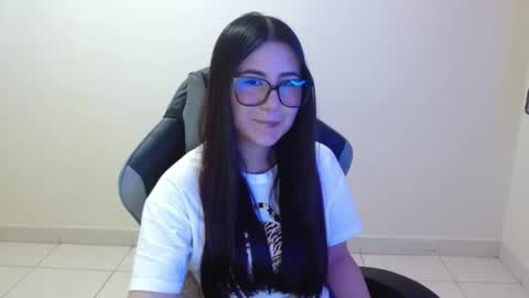 Snapshot of sahaliefox_ chatting on October 2025 10:54:02 PM Sahaliefox online show from October 2025 10:54:02 PM