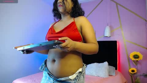 Snapshot of sahra_candy chatting on September 2025 02:18:02 PM Sahra candy online show from September 2025 02:18:02 PM