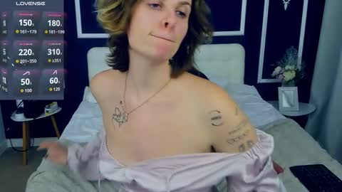 Snapshot of saidaray chatting on October 2025 12:30:02 PM Adel online show from October 2025 12:30:02 PM