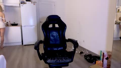 Sofia online show from October 2025 10:53:02 PM