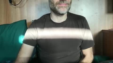 saint009 online show from November 2025 11:27:01 AM