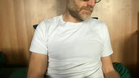 Snapshot of saint009 chatting on June 2026 10:18:01 AM saint009 online show from June 2026 10:18:01 AM