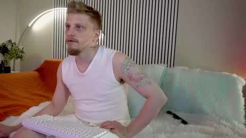 Snapshot of saint__vicious chatting on October 2025 08:26:01 PM saint__vicious online show from October 2025 08:26:01 PM