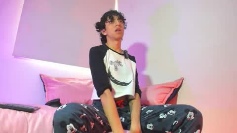 Snapshot of saint_dark chatting on December 2025 01:53:01 PM saint_dark online show from December 2025 01:53:01 PM