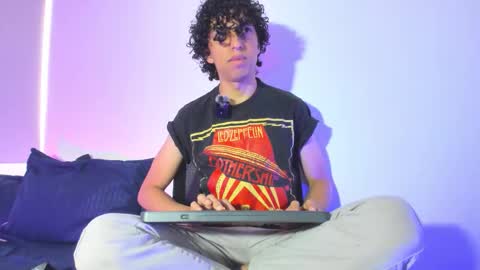 Snapshot of saint_dark chatting on December 2025 01:20:02 PM saint_dark online show from December 2025 01:20:02 PM