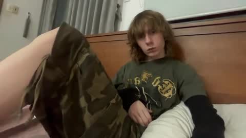 Snapshot of saintfawn chatting on April 2026 11:07:01 PM saintfawn online show from April 2026 11:07:01 PM