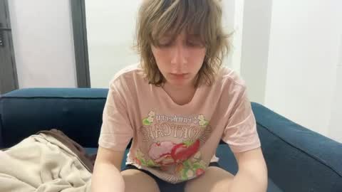 Snapshot of saintfawn chatting on April 2026 01:23:02 AM saintfawn online show from April 2026 01:23:02 AM