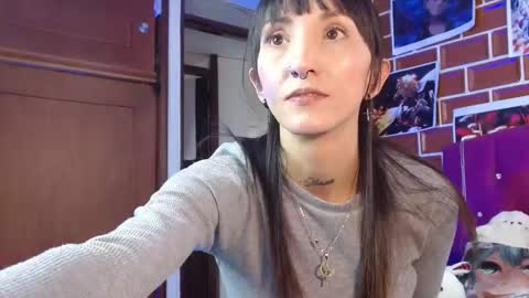 Snapshot of sakura_skinny chatting on March 2025 05:38:02 PM Sakura Skinny online show from March 2025 05:38:02 PM