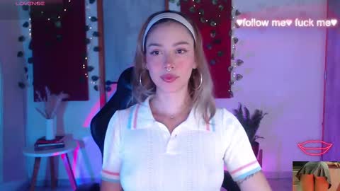 Sakura online show from November 2025 04:37:01 AM