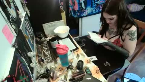 salemsslut online show from February 2025 06:37:01 PM