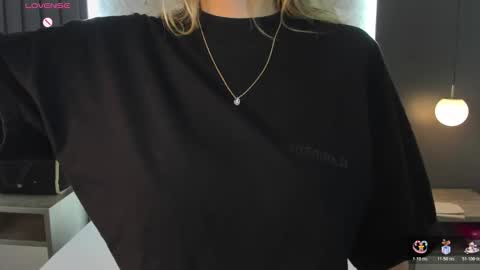 Snapshot of saliha_pinky chatting on November 2025 02:36:01 AM S A L I H A online show from November 2025 02:36:01 AM