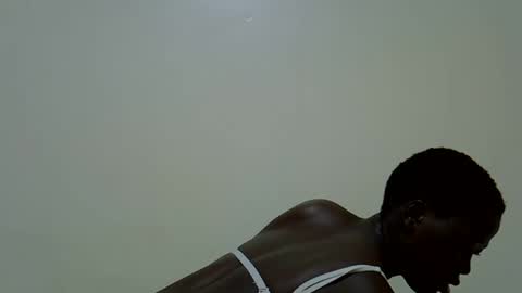 Snapshot of sallie_ chatting on March 2026 10:25:01 PM naomi online show from March 2026 10:25:01 PM