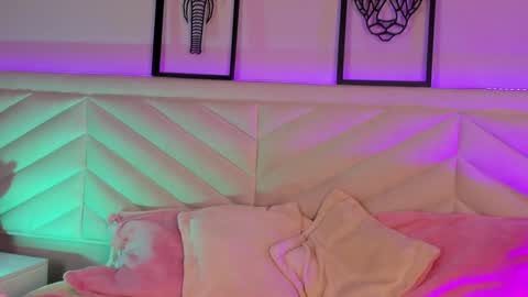  Sally White  online show from December 2024 03:04:02 AM