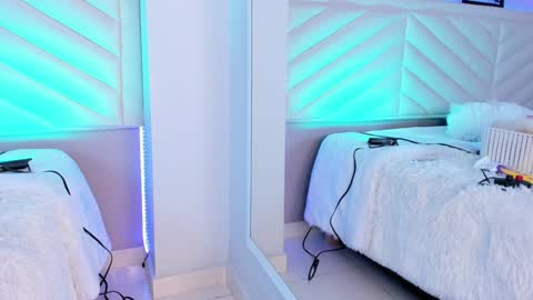  Sally White  online show from February 2025 03:06:01 AM