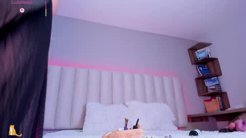  Sally White  online show from September 2025 03:19:01 AM