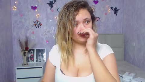 Snapshot of sallyverda chatting on February 2025 02:06:02 AM Sally online show from February 2025 02:06:02 AM
