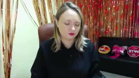 Snapshot of sallyverda chatting on September 2025 06:18:02 PM Sally online show from September 2025 06:18:02 PM