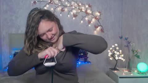 Snapshot of sallyverda chatting on March 2026 06:41:02 AM Sally online show from March 2026 06:41:02 AM