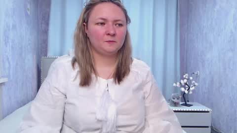 Snapshot of sallyverda chatting on May 2026 05:31:01 PM Sally online show from May 2026 05:31:01 PM