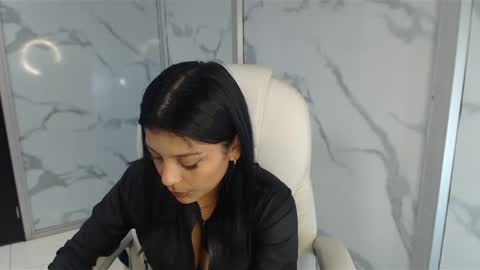 Snapshot of salmaportman_ chatting on February 2025 02:51:02 AM salmaportman_ online show from February 2025 02:51:02 AM