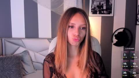 Snapshot of salome__evans chatting on March 2025 12:39:02 PM salome__evans online show from March 2025 12:39:02 PM