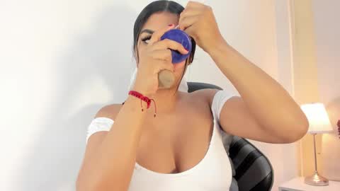   online show from November 2025 02:00:01 PM