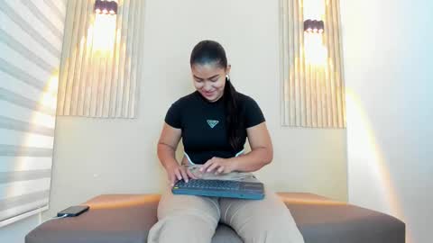 Snapshot of salomee_stone chatting on March 2026 12:32:02 PM SALOME online show from March 2026 12:32:02 PM