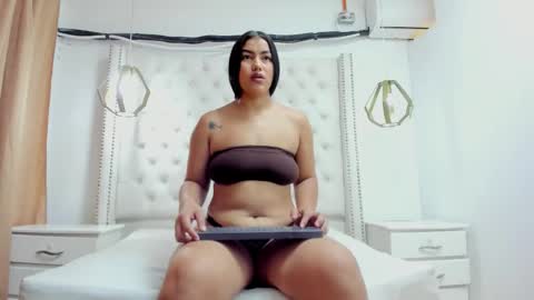 Snapshot of salomee_stone chatting on March 2026 12:33:01 PM SALOME online show from March 2026 12:33:01 PM