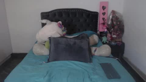 yenny online show from November 2025 03:28:01 AM