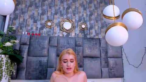 Snapshot of salomelarzon chatting on March 2026 08:19:01 AM Salome Larzon online show from March 2026 08:19:01 AM