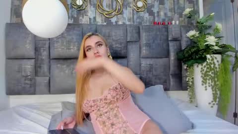 Salome Larzon online show from April 2026 10:06:01 AM
