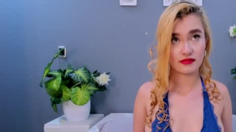 Salome Larzon online show from May 2026 05:13:02 AM