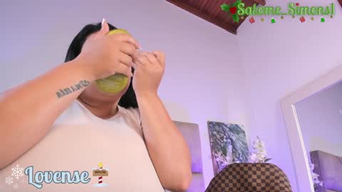 Snapshot of salomesimos1 chatting on December 2024 01:30:02 PM Salome online show from December 2024 01:30:02 PM