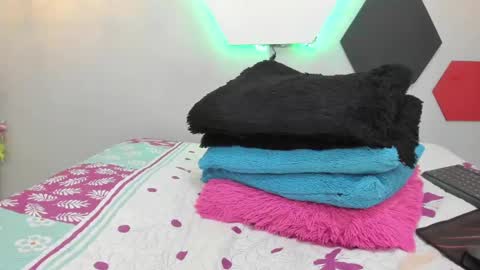 Snapshot of salomeswet chatting on February 2025 04:19:02 AM martina online show from February 2025 04:19:02 AM