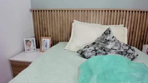 Snapshot of saloomem chatting on October 2025 09:56:01 PM Salome online show from October 2025 09:56:01 PM