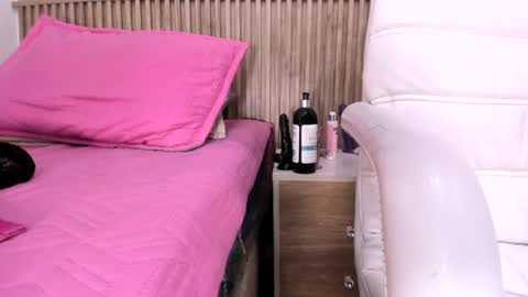 Salome online show from June 2026 10:41:01 PM