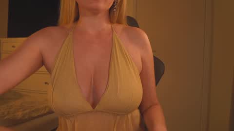 Snapshot of saltedhoney chatting on January 2026 09:07:02 PM IsaBella- online show from January 2026 09:07:02 PM