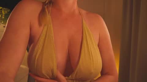 IsaBella-  online show from April 2026 06:27:01 PM