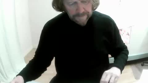 Saltimbanquier  Salt  ou  Banquier  online show from December 2024 01:00:01 PM