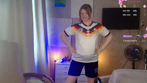 Snapshot of salut_love chatting on June 2026 10:42:01 AM Ruby online show from June 2026 10:42:01 AM