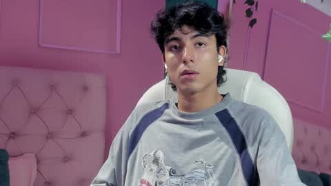 salvatore  online show from December 2024 09:39:01 PM