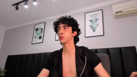 salvatore  online show from February 2025 09:06:01 PM