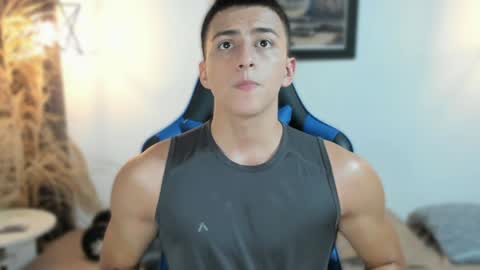 Snapshot of salvatore_romanoo chatting on February 2025 01:27:02 AM Salvatore online show from February 2025 01:27:02 AM