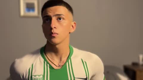 Salvatore online show from November 2025 04:21:01 AM