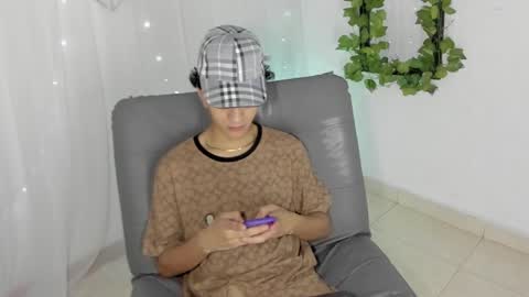 Snapshot of sam__cute chatting on January 2025 06:48:01 PM sam__cute online show from January 2025 06:48:01 PM