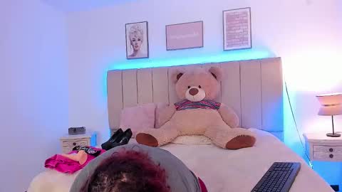 Snapshot of sam_von_tess chatting on December 2025 12:32:01 PM Samantha online show from December 2025 12:32:01 PM