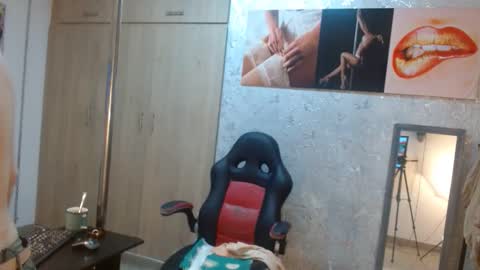 Snapshot of samanta_brownn_ chatting on April 2026 11:17:01 AM samanta online show from April 2026 11:17:01 AM